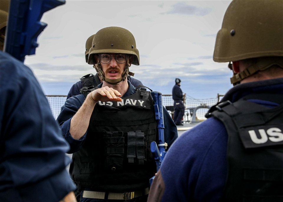 USS Porter (DDG 78) VBSS training