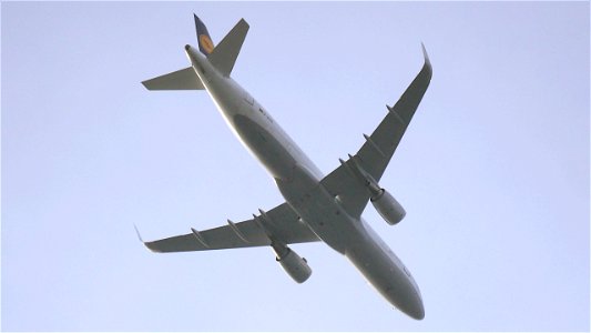 Airbus A320-214 D_AIUS Lufthansa from Ibiza (7100 ft.)