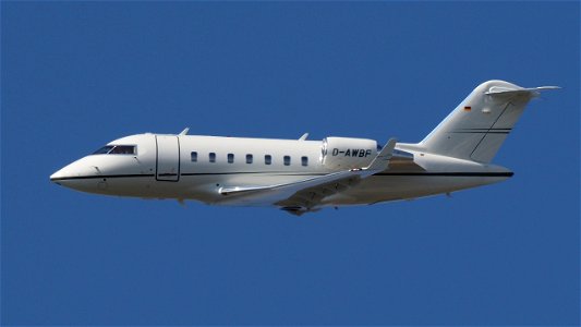 Bombardier CL-600-2B16 Challenger 650 D-AWBF Air Independence from Klagenfurt (4200 ft.)