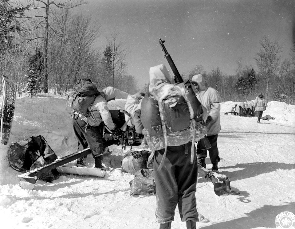 SC 364482 - AT Section, 3rd Bn. 38th Inf. Regt., eplacing 37 mm anti-tank gun from mobile position to point ready for action in less than three minutes.