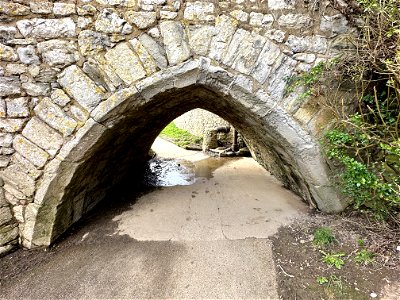 Farleigh Bridge River Medway. Footpath photo