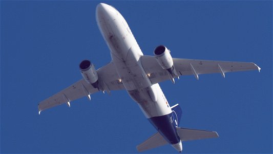 Airbus A319-114 D-AILC Lufthansa from Nice (5400 ft.)