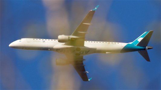 Flying through the "Jungle": Embraer E195LR I-ADJO from Turin (7900 ft.)