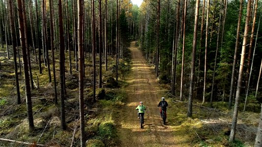 Maastopyöräilyä Evolla