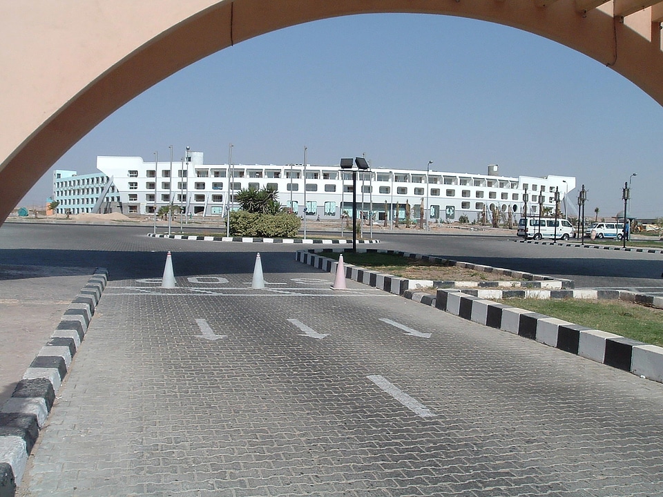 Road track building