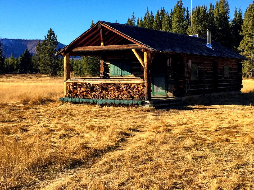 Thorofare Ranger Station in autumn