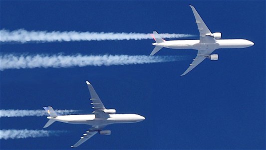 Boeing 777-3F2(ER) TC-JJN Turkish Airlines London to Istanbul (35000 ft.) & Airbus A330-343 D-AIKF Lufthansa Frankfurt to Kuwait City (32000 ft.) photo