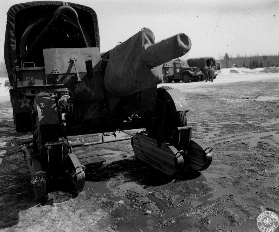 SC 364469 - 105mm mounted on newly-designed gun-ski. 11 March, 1943.