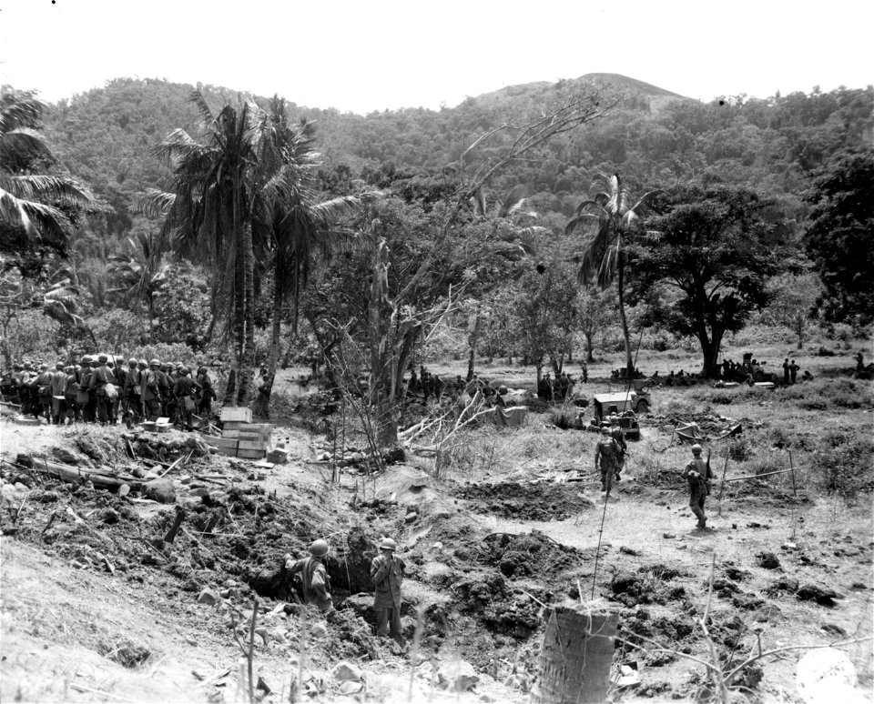 SC 270702 - With the 6th Inf. Div. in the Cagayan Valley, Luzon, P.I.