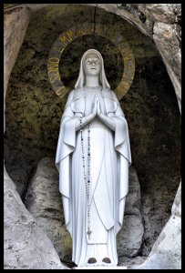 Claudio Bertolesi 11 Febbraio: BEATA MARIA VERGINE DI LOURDES Statua della Beata Vergine Maria di Lourdes situata nella grotta di Chiampo, scolpita dal Beato Claudio Granzotto photo