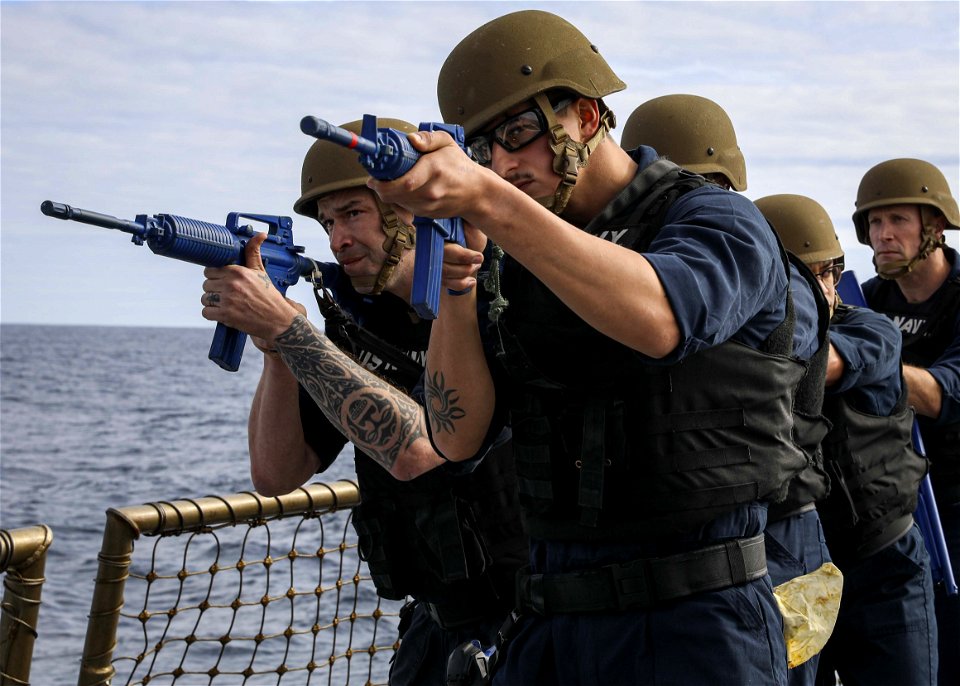 USS Porter (DDG 78) VBSS training