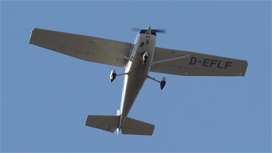 Cessna 172N Skyhawk II D-EFLF Gaudl Flugzeug-Vermietung - Jesenwang to Vilshofen (4800 ft.)