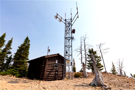 Bunse Peak communication equipment photo
