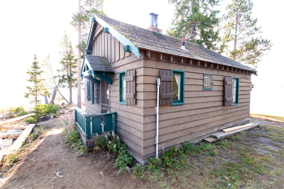 Peale Island Cabin: northwest view