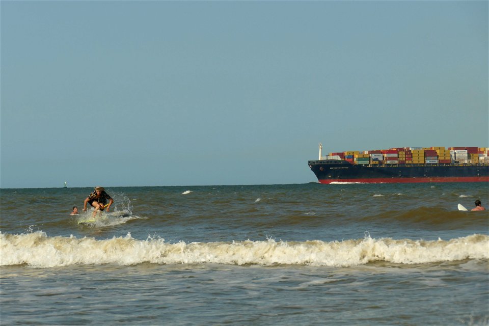 ALEJO AND SHIP-P1970326