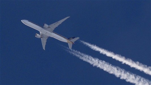 Boeing 777-312ER 9V-SWH  Singapore Airlines fom Frankfurt to Singapore (31000 ft.)