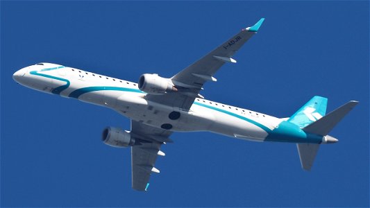 Embraer E195LR I-ADJR Air Dolomiti from Venice (8400 ft.)