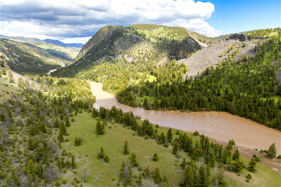 Yellowstone flood event 2022: Yellowstone River above Blacktail Bridge