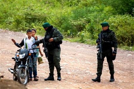 Searching for drugs - Colombia police photo