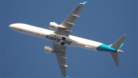 Embraer E195LR I-ADJS Air Dolomiti from Milan (8600 ft.)