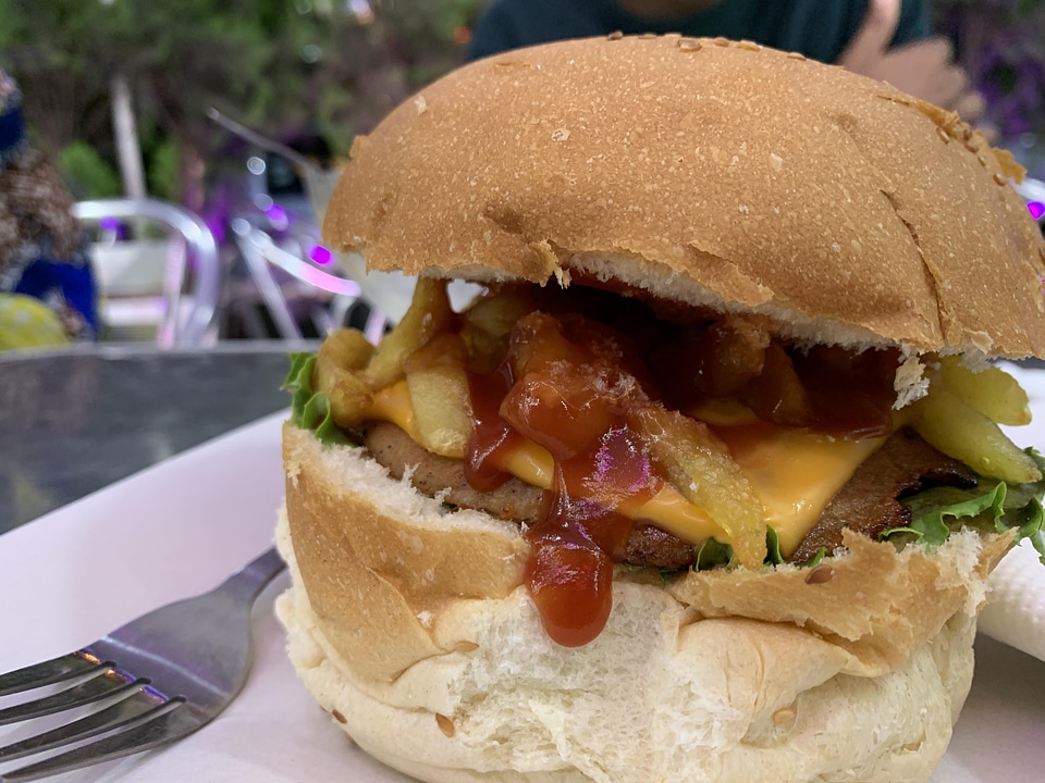 Cheeseburger hamburger food