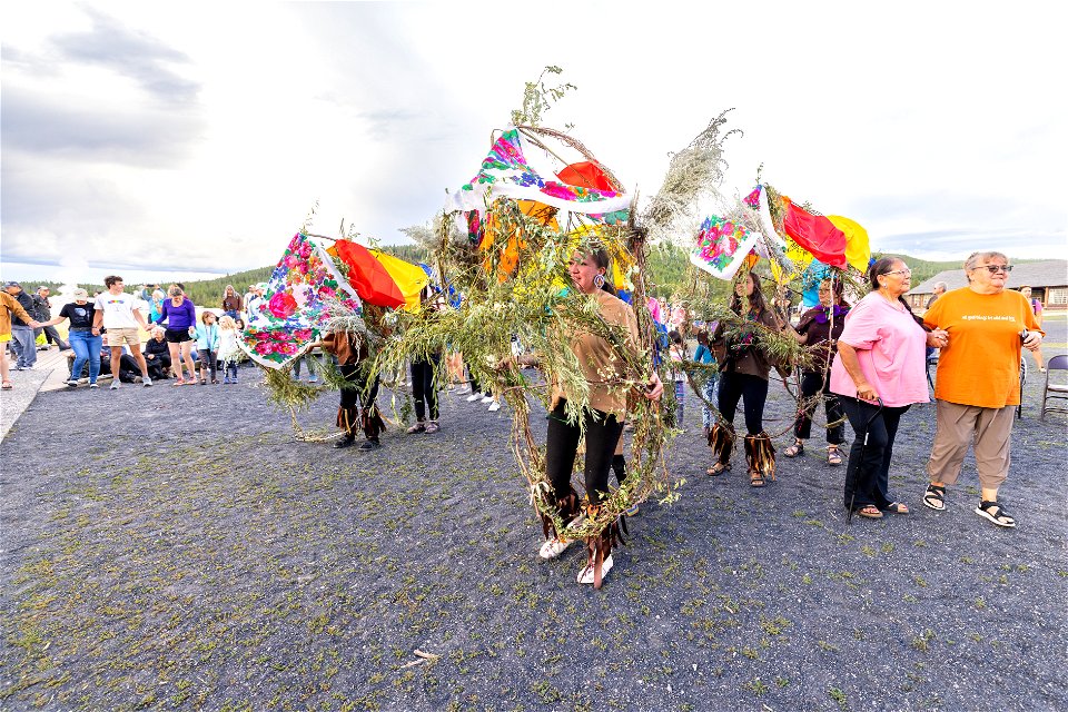 Yellowstone Revealed: Patti Baldes' ReMatriate performance at Old Faithful (5)