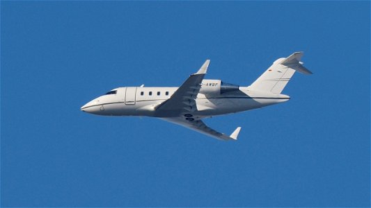 Bombardier CL-600-2B16 Challenger 650 D-AWBF from Vienna (5200 ft.)