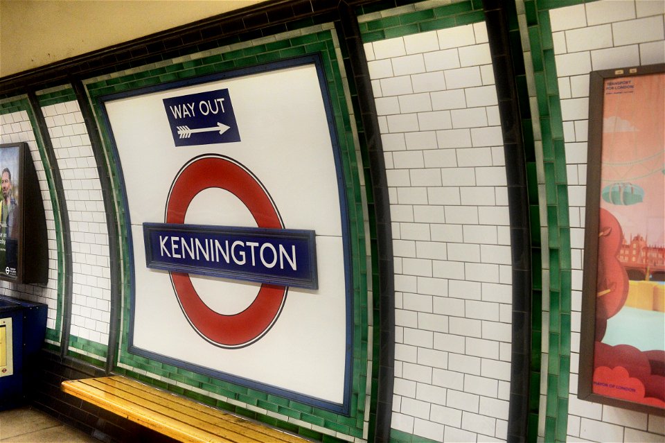 Kennington station sign
