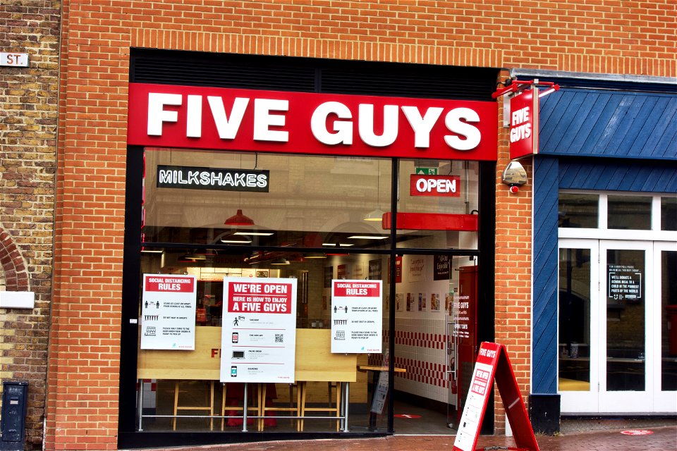 FIVE GUYS during COVID Corona