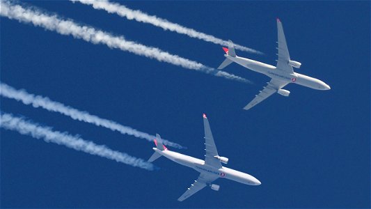 Two Turkish Airlines Airbus 330-343 Jets from Frankfurt to Istanbul on the same day: photo