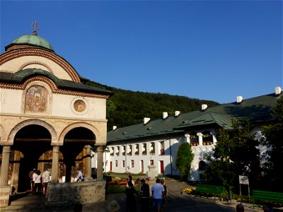 Cozia_monastery2019_0901_173354(1) photo
