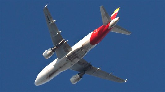 Airbus A319-111 EC-JDL Iberia from Madrid (11700 ft.) photo