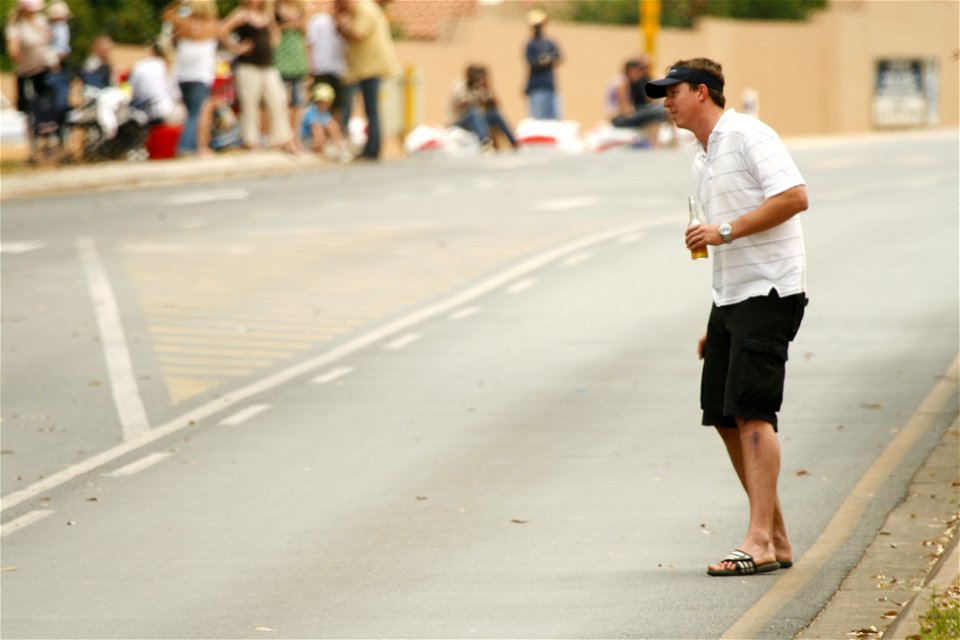 Johannesburg - 94.7 Cycle Race - Shouting encouragement