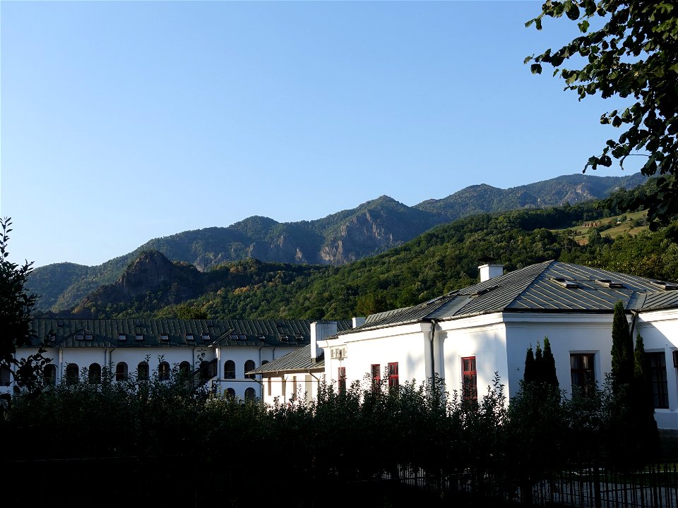 Cozia_monastery2019_0901_173248