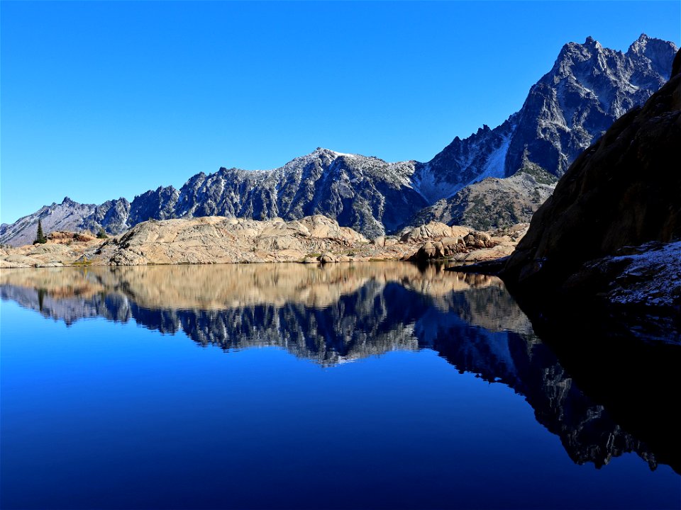 Lake Ingalls at North Cascades in WA photo