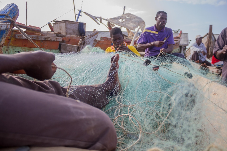 Fishing nets feet weaving