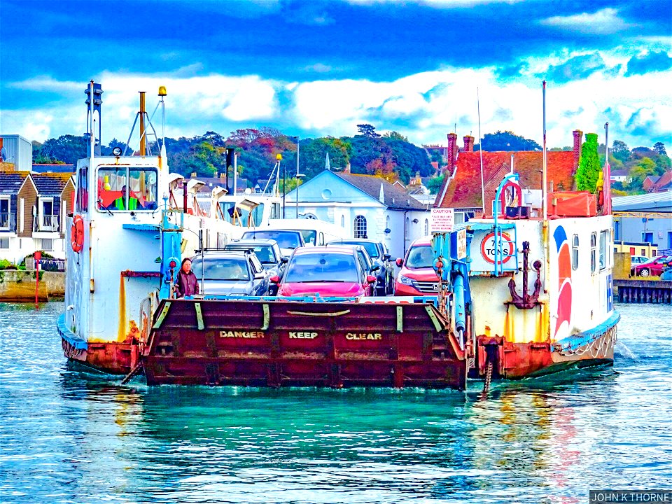 East Cowes to Cowes Chain Ferry. Floating Bridge.