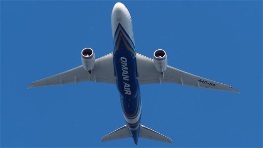 Boeing 787-8 Dreamliner A40-SA Oman Air from Muscat (7500 ft.)