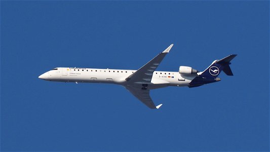 Mitsubishi CRJ-900LR D-ACNG Lufthansa (Operated by Lufthansa CityLine) from Milan (7700 ft.) photo