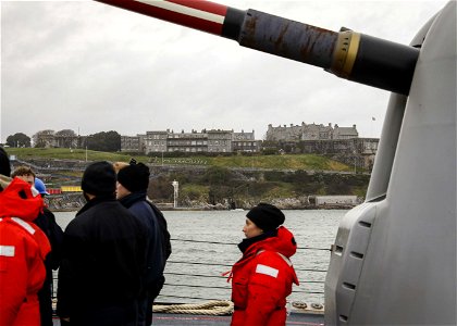 USS Porter (DDG 78) Visits Plymouth