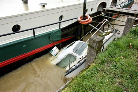 Sinking Boat River Medway