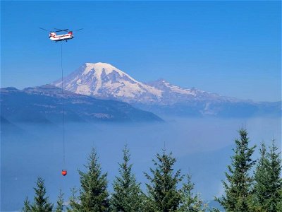 Type1HelicopterBucketDrops GoatRocksFire 221007