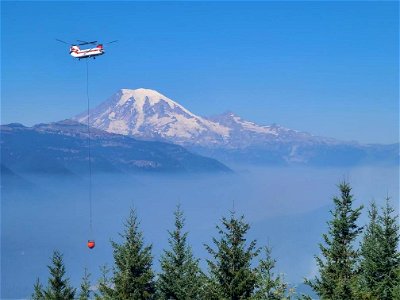 Type1HelicopterBucketDrops GoatRocksFire 221007 photo