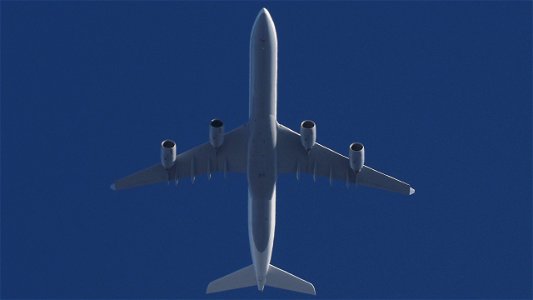 Airbus A340-642 D-AIHW Lufthansa to New York (13700 ft.) photo