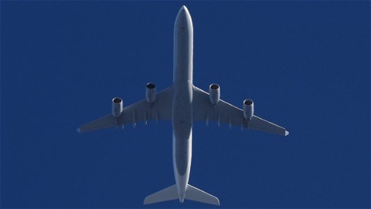 Airbus A340-642 D-AIHW Lufthansa to New York (13700 ft.)
