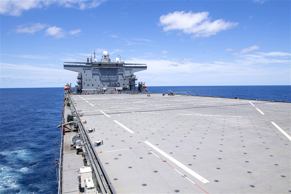 211022-N-LK647-0032