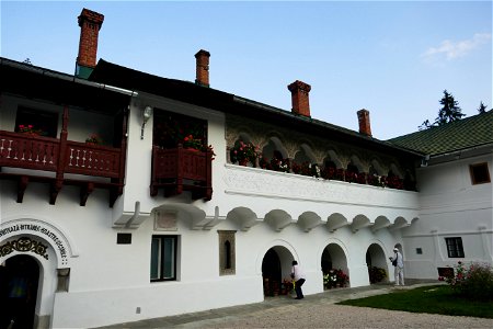 Sinaia-monastery_2018_0826_190117 photo