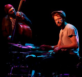 Colin Vallon Trio 16 november 2017 Lantaren Venster Rotterdam - Julian Sertorius met Patrice Moret