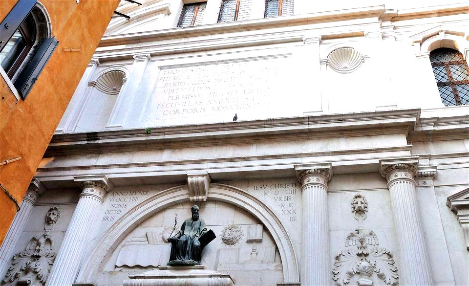 Public Domain Dedication CC0 t5544