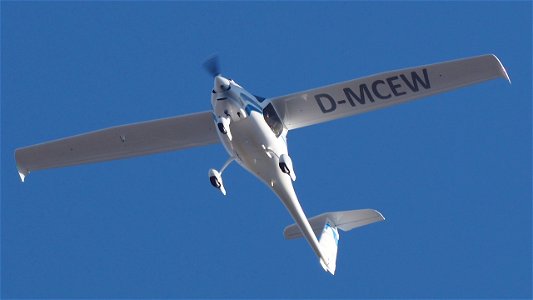 Pipistrel Virus SW600D D-MCEW (3300 ft.)